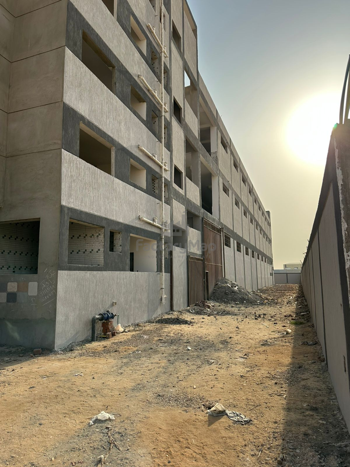 مصنع في العاشر – كود 3903