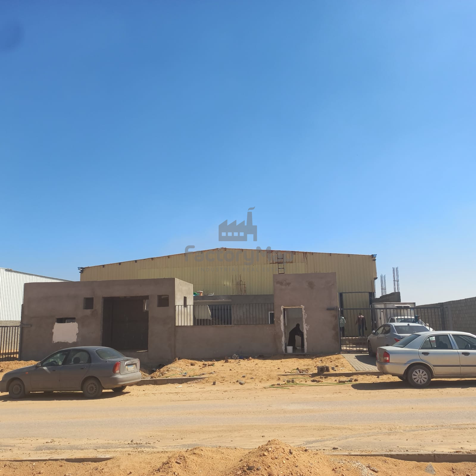 مصنع في العاشر – كود 4092